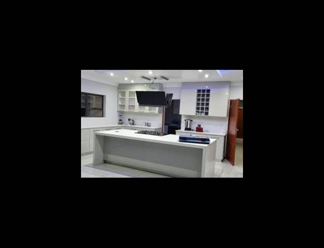 4 BEDROOM HOUSE FOR SALE IN HELDERWYK